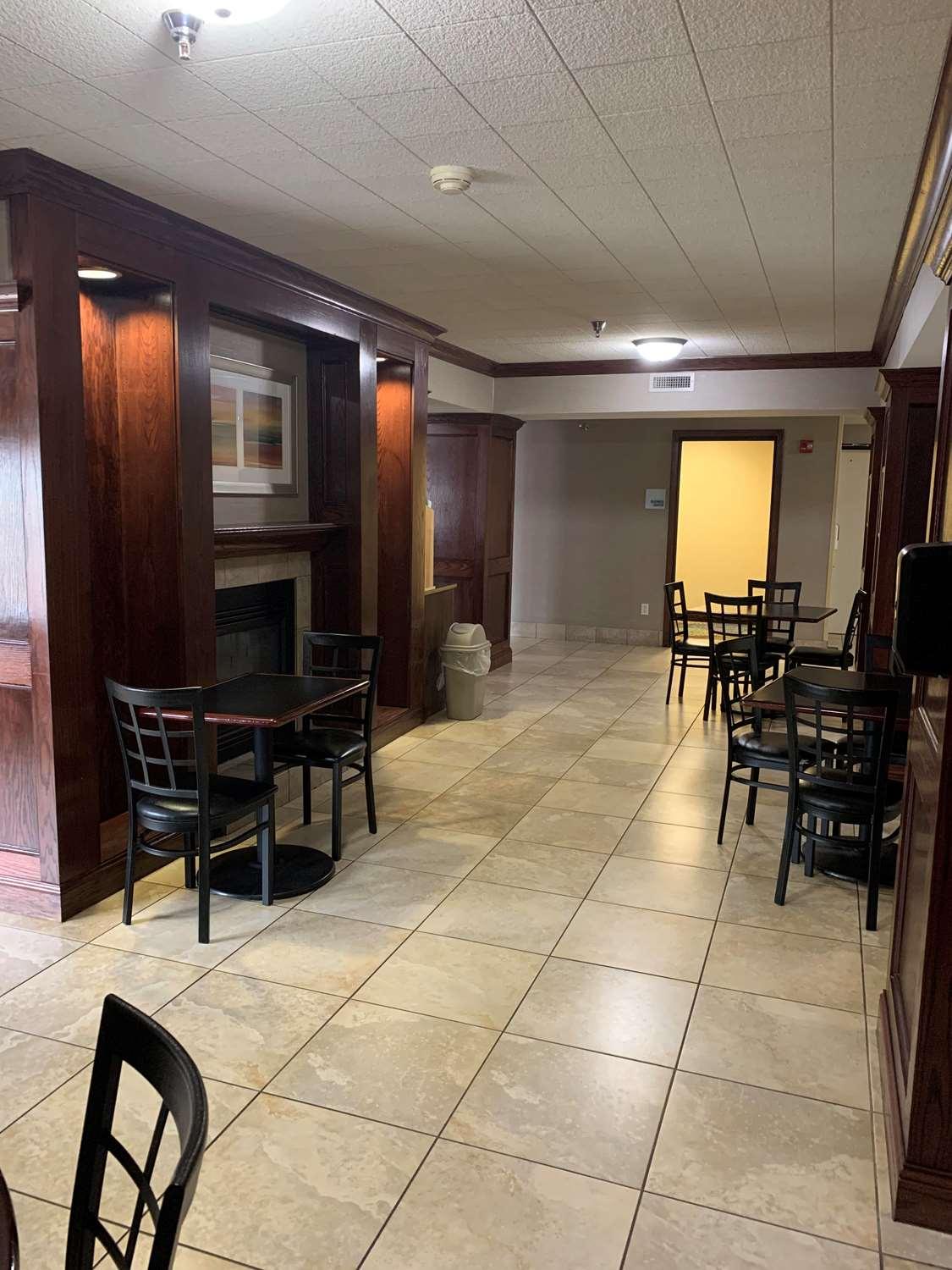 Western Inn&suites 3* Watertown